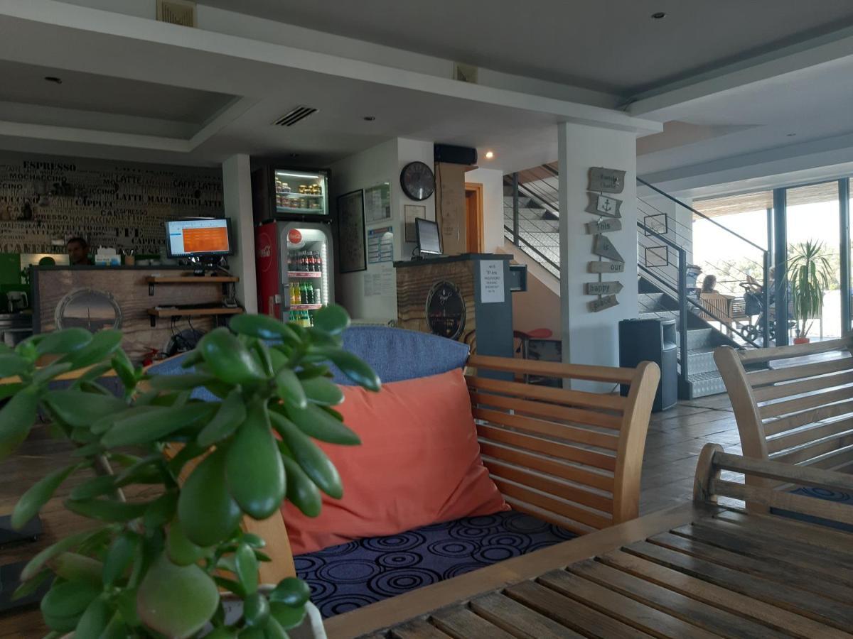 B&B Botel Charlie เบลเกรด ภายนอก รูปภาพ